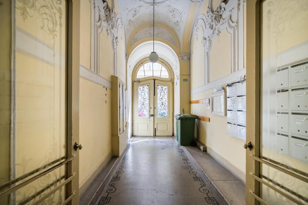 Basilika View Imperial Suite -Sas Street -Need Reservation For Free Parking Budapest Exterior foto